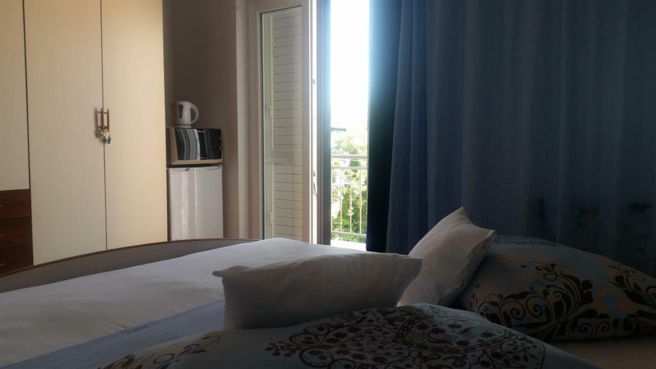 Rooms Raos Brela Bagian luar foto